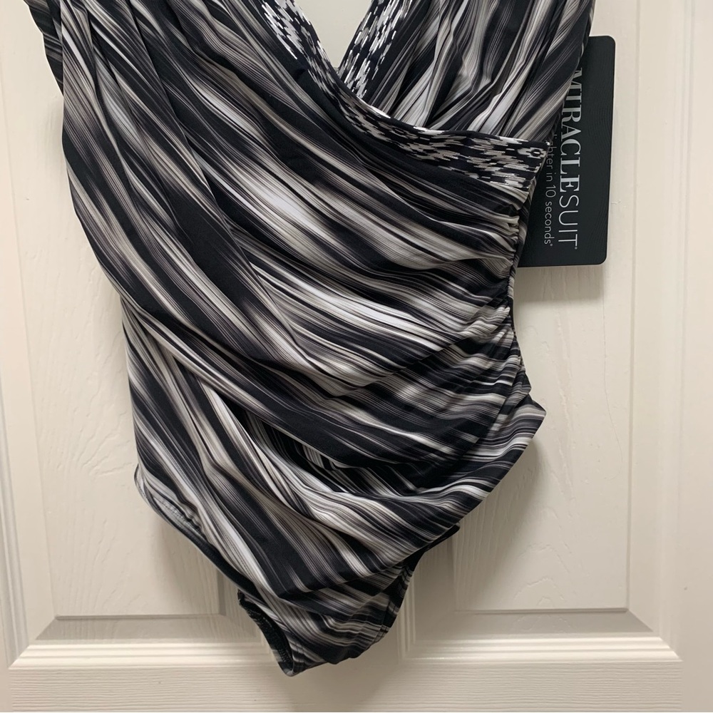 NWT Miraclesuit Warp Speed Sanibel - Picture 8 of 14